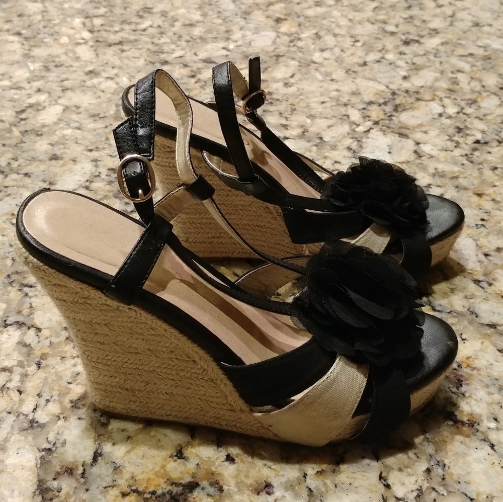 Summer wedges